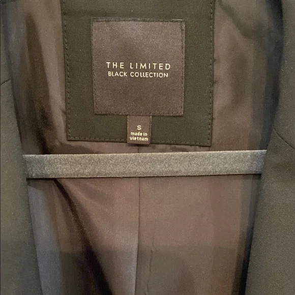 ⚡️3 for $15⚡️The Limited Black Women's Short sleeve Blazer - Picture 2 of 6